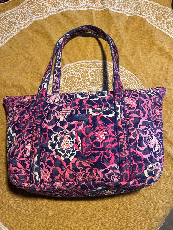 Vera Bradley Handbags - Vera Bradley Katalina Pink Quilted Travel Tote